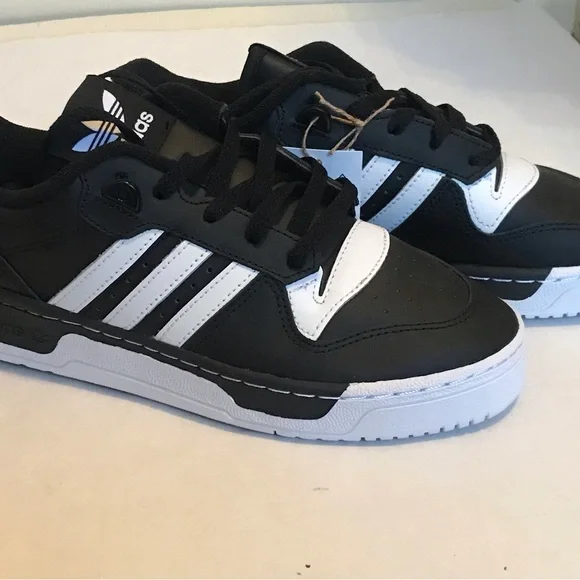 --Adidas RIVALRY LOW-- Black and White--             Size 6--Brand New with Tag- - Picture 2 of 11